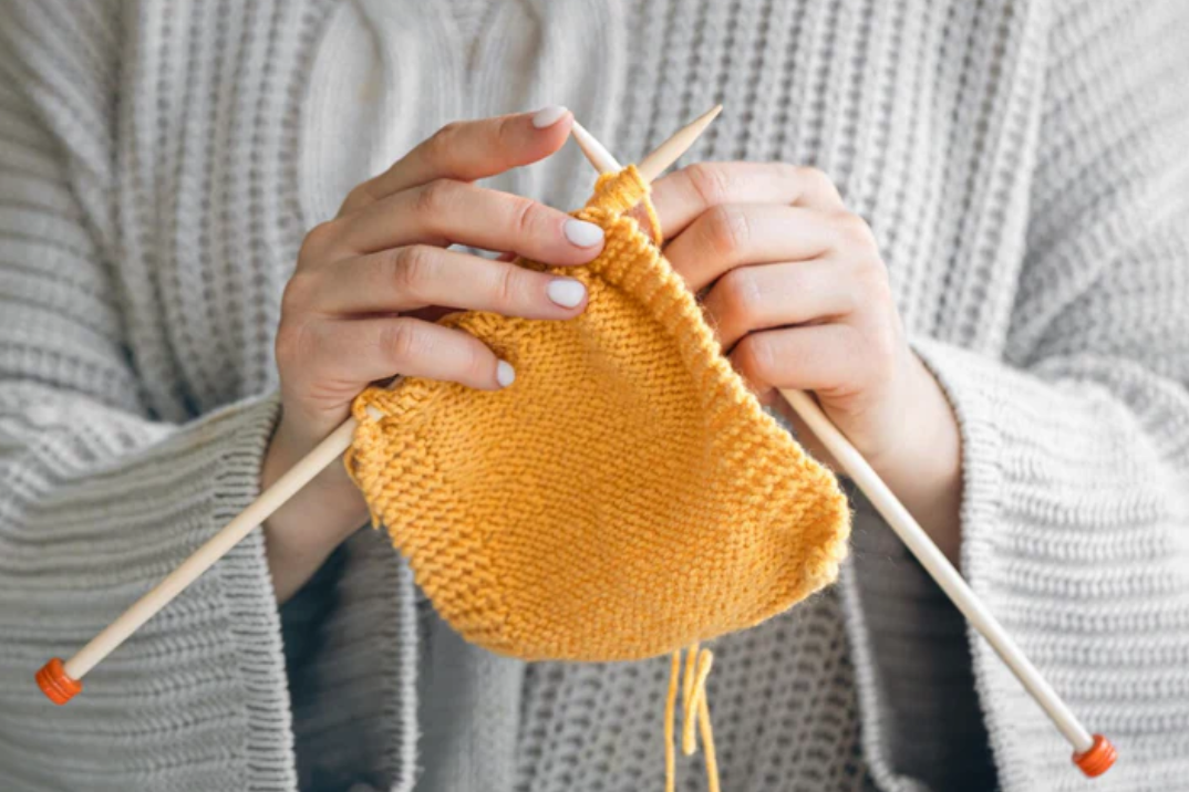 I ferri da maglia: guida ai materiali, misure e utilizzi