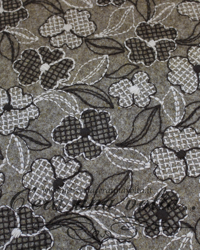 30 x 30 cm Feltro di lana ricamato