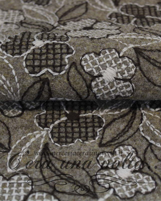 30 x 30 cm Feltro di lana ricamato