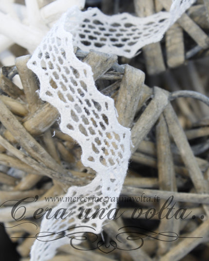 Pizzo tramezzo lavorazione a fusello