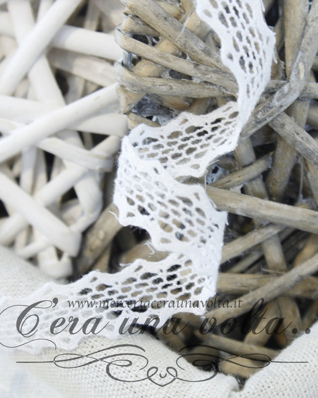 Pizzo tramezzo lavorazione a fusello