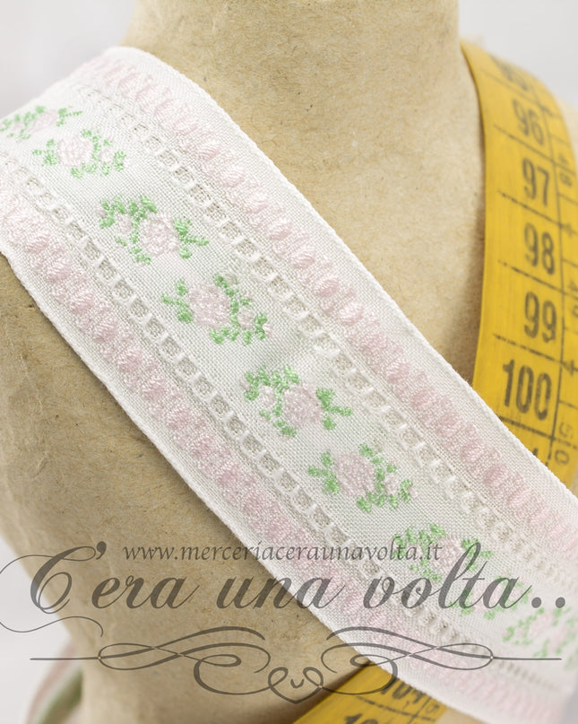 Bordo in tessuto a fiori