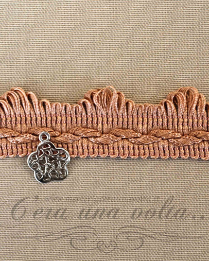 Agremano smerlato con frangetta