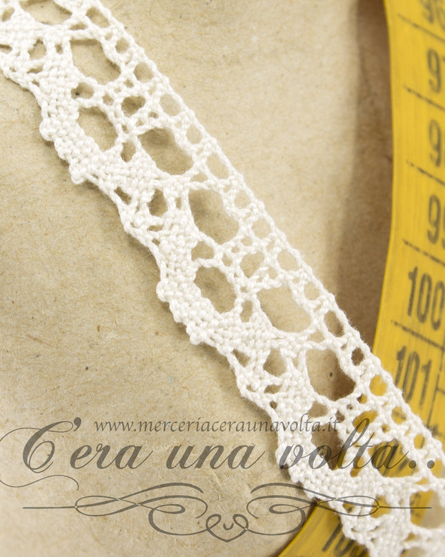 Merletto fusello art 880