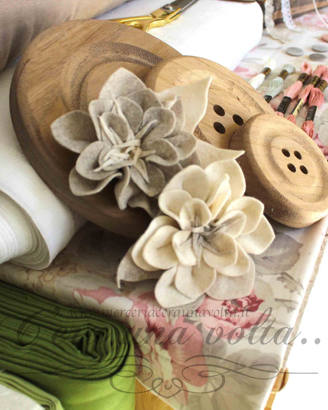 Bottoni in legno grandi