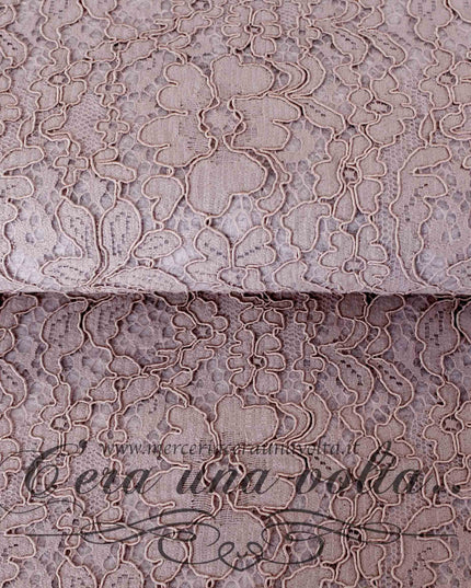 Feltro di lana con pizzo