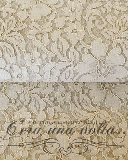 Feltro di lana con pizzo