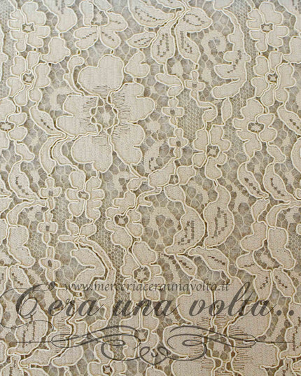 Feltro di lana con pizzo