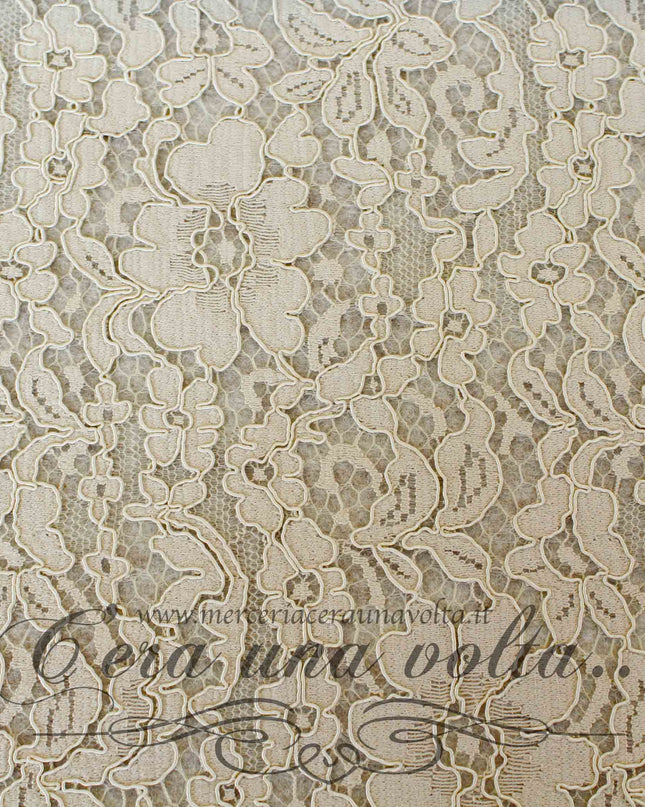 Feltro di lana con pizzo