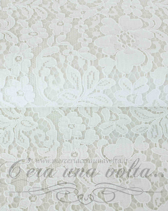 Feltro di lana con pizzo