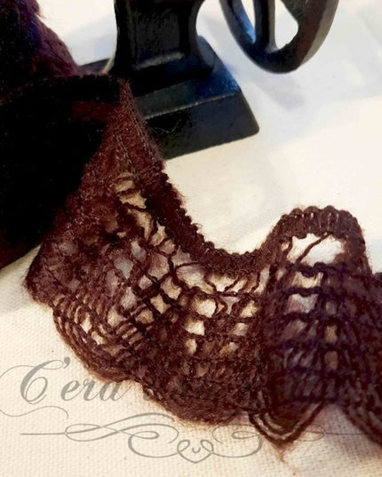 Pizzo smerlato in lana elasticizzato