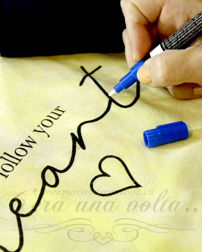 Pennarello indelebile colorato per tessuti