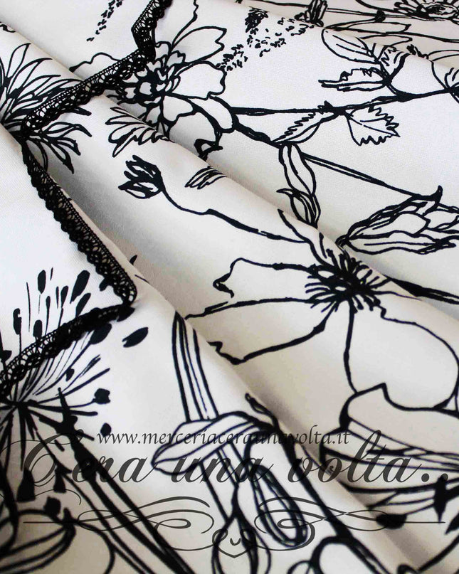 Tessuto Black e White Floreale