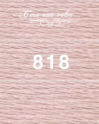 818