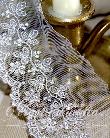 Pizzo in Tulle e Satin