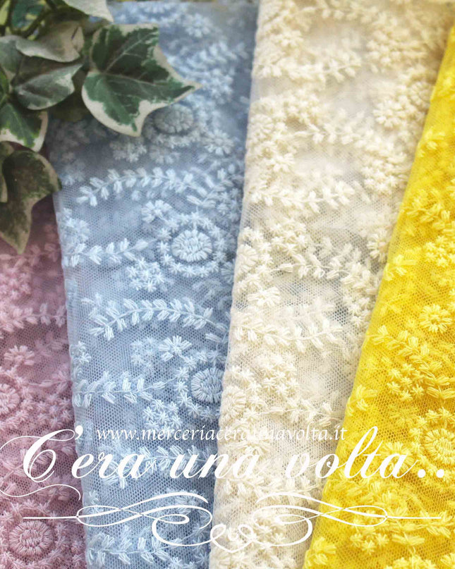 Tessuto pretagliato in pizzo