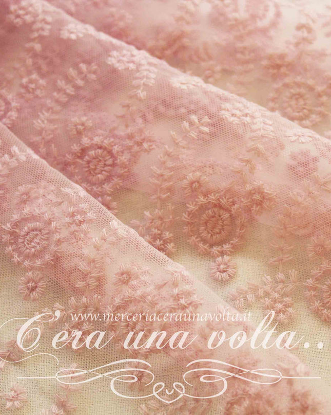 Tessuto pretagliato in pizzo