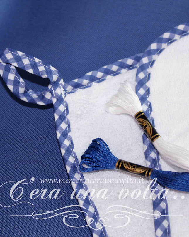 Set asilo 2 pz da ricamare Vicky Blu