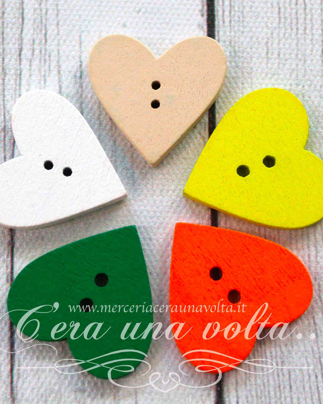 Bottone in legno cuore
