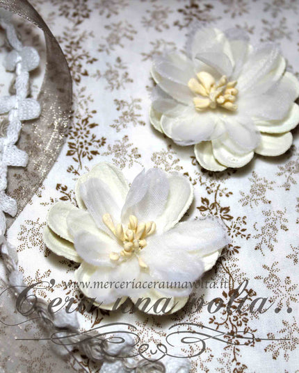 Fiore in carta Magnolia Avorio