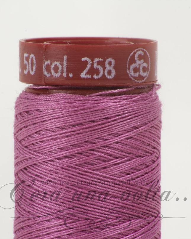 Filo da cucire titolo 50