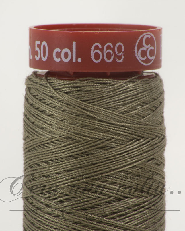 Filo da cucire titolo 50