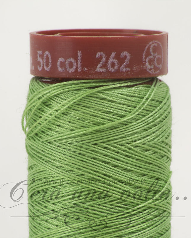 Filo da cucire titolo 50