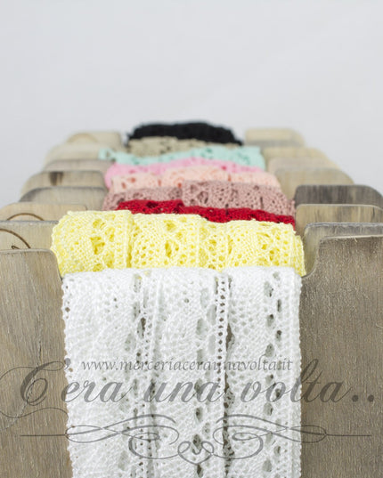 Merletto fusello colorato