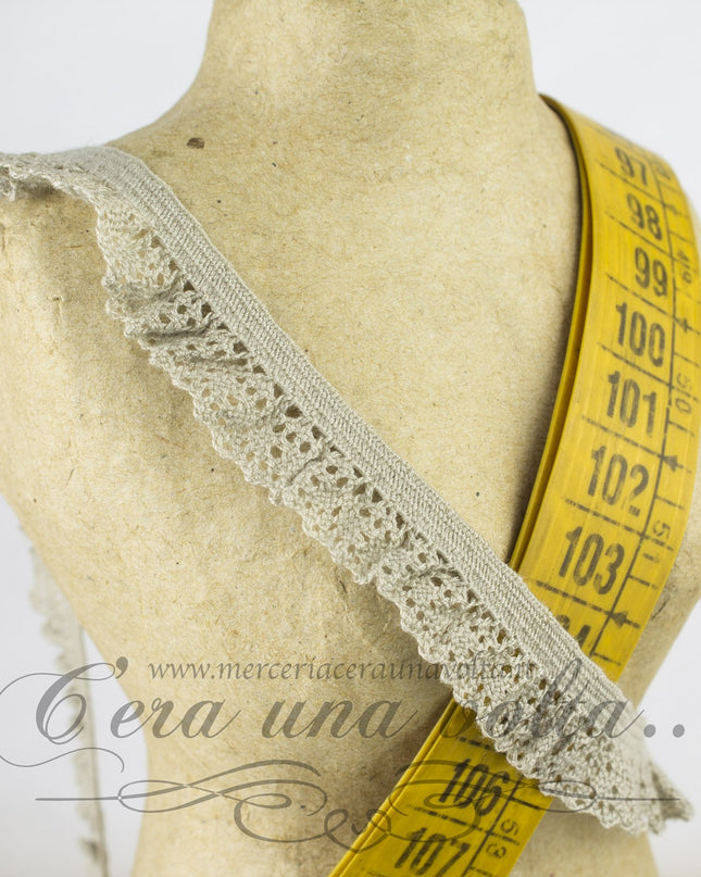 Pizzo elasticizzato ecrù