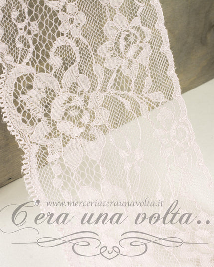 Pizzo fleurs romantiques