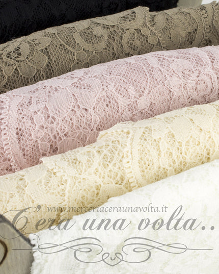 Pizzo fleurs romantiques