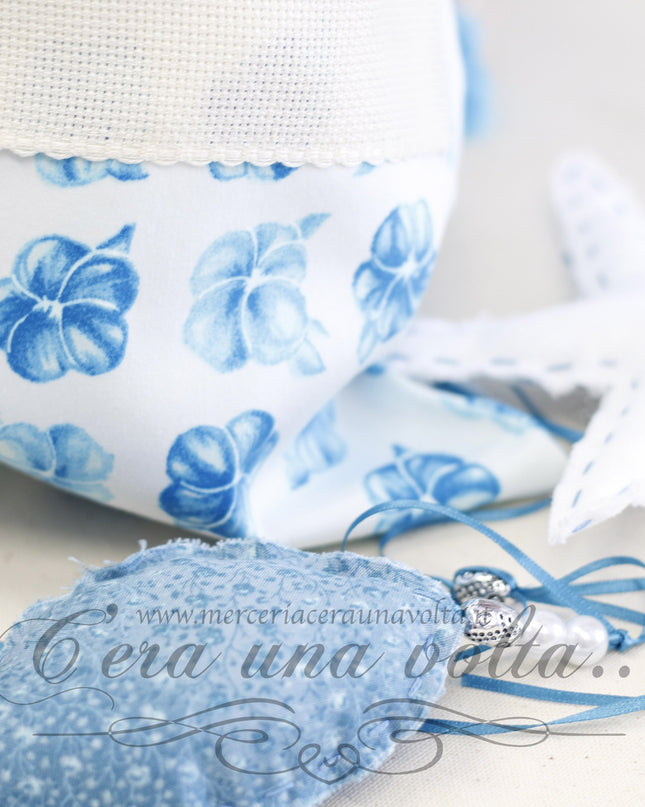 Sacchettino asilo da ricamare Blue flowers