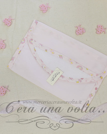 Busta porta bavaglino per asilo da ricamare