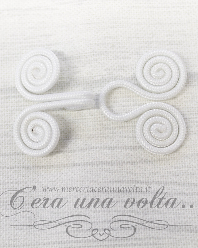 Ganci e occhielli rivestiti bianchi