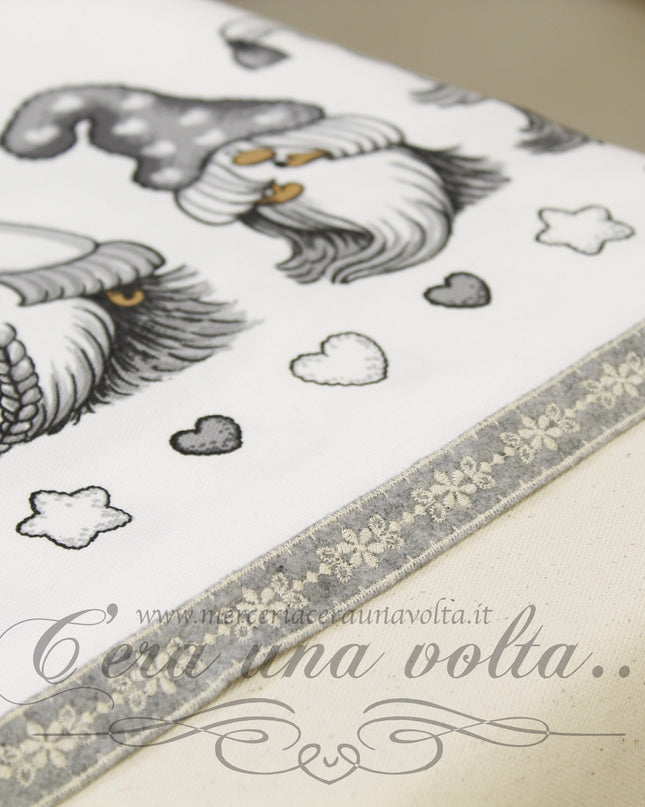 Pizzo tramezzo in panno ricamato