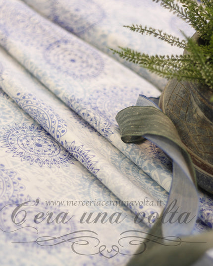 Tessuto in cotone tricot