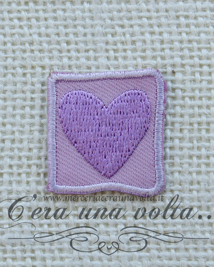 Toppa termoadesiva quadrata Cuore Lilla