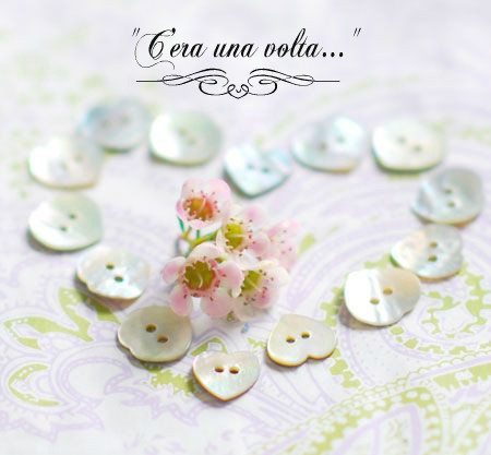 Bottone in madreperla a cuore