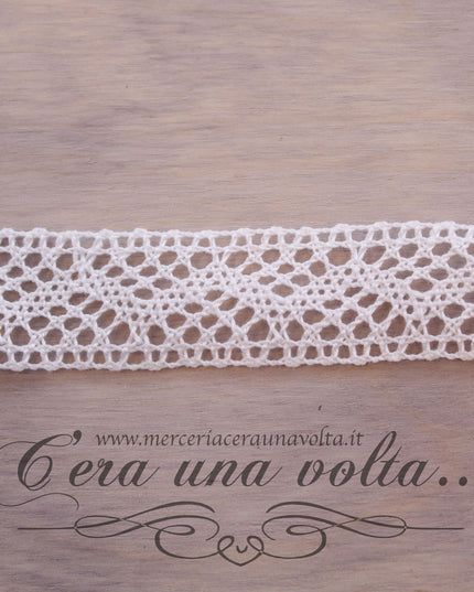 Pizzo tramezzo lavorazione a fusello