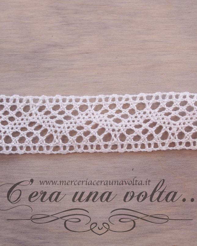 Pizzo tramezzo lavorazione a fusello