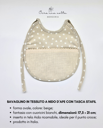 Bavaglino ovale ricamabile – Beige con cuoricini STAFIL